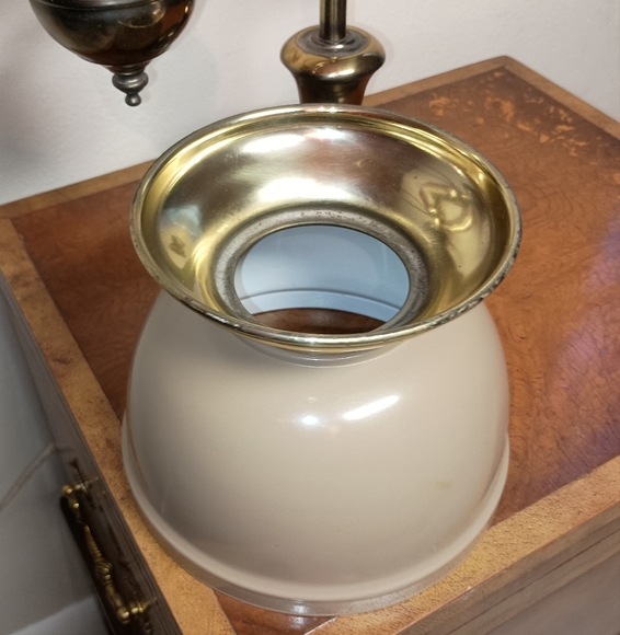 Brass student desktop lantern lamp MCM desktop electric lamp vintage brass lamp - Picture 4 of 9